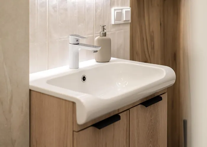 Quiet On The Main Square, 2 Bathrooms