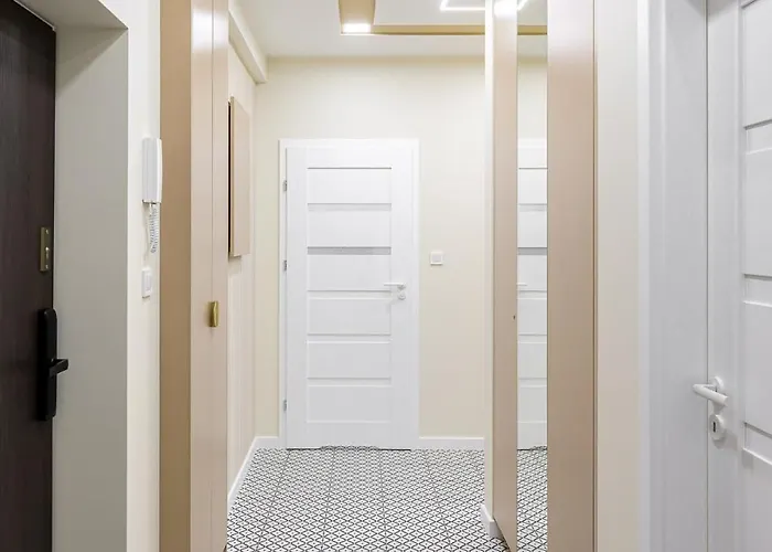 Quiet On The Main Square, 2 Bathrooms