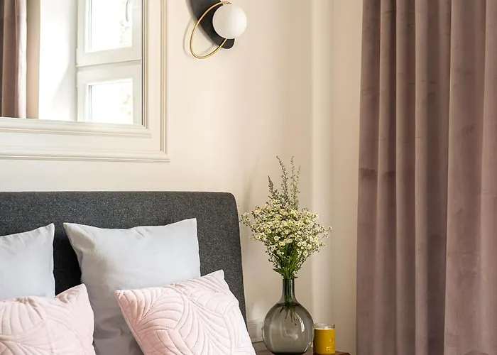 Quiet On The Main Square, 2 Bathrooms