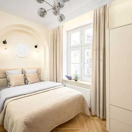 Quiet On The Main Square, 2 Bathrooms Daire Wroclaw