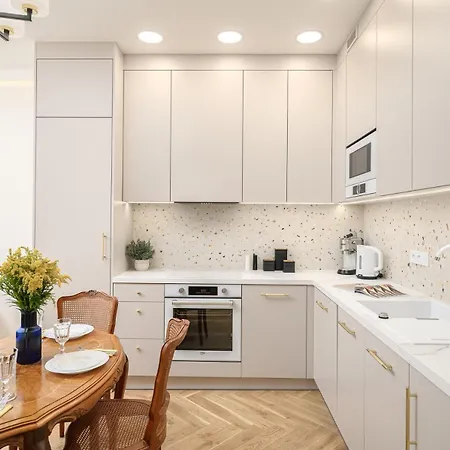 Appartamento Quiet On The Main Square, 2 Bathrooms *