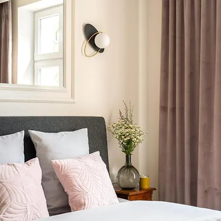 Quiet On The Main Square, 2 Bathrooms