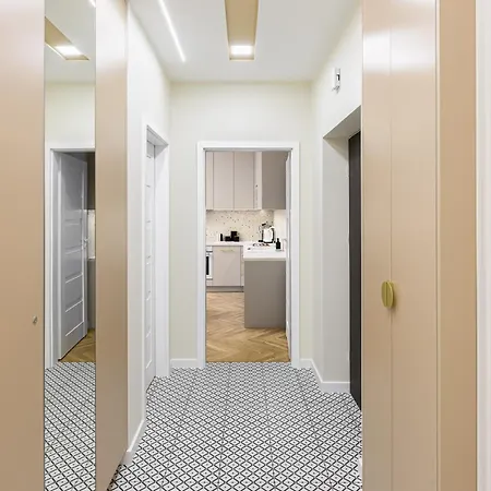 Quiet On The Main Square, 2 Bathrooms Appartamento *