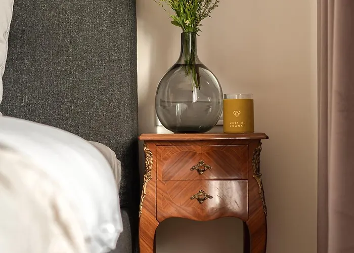 Lejlighed Quiet On The Main Square, 2 Bathrooms *